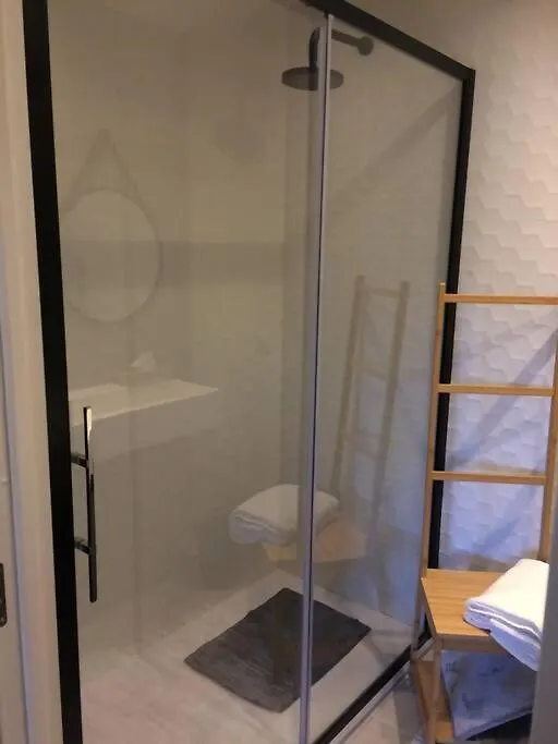 Lovely Refurbished Apartment ニース